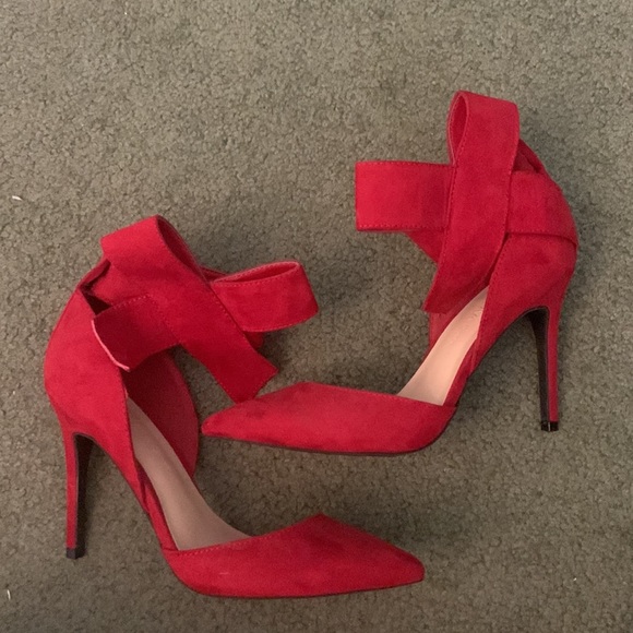 Wild Diva Red Bow Heels - Picture 2 of 8